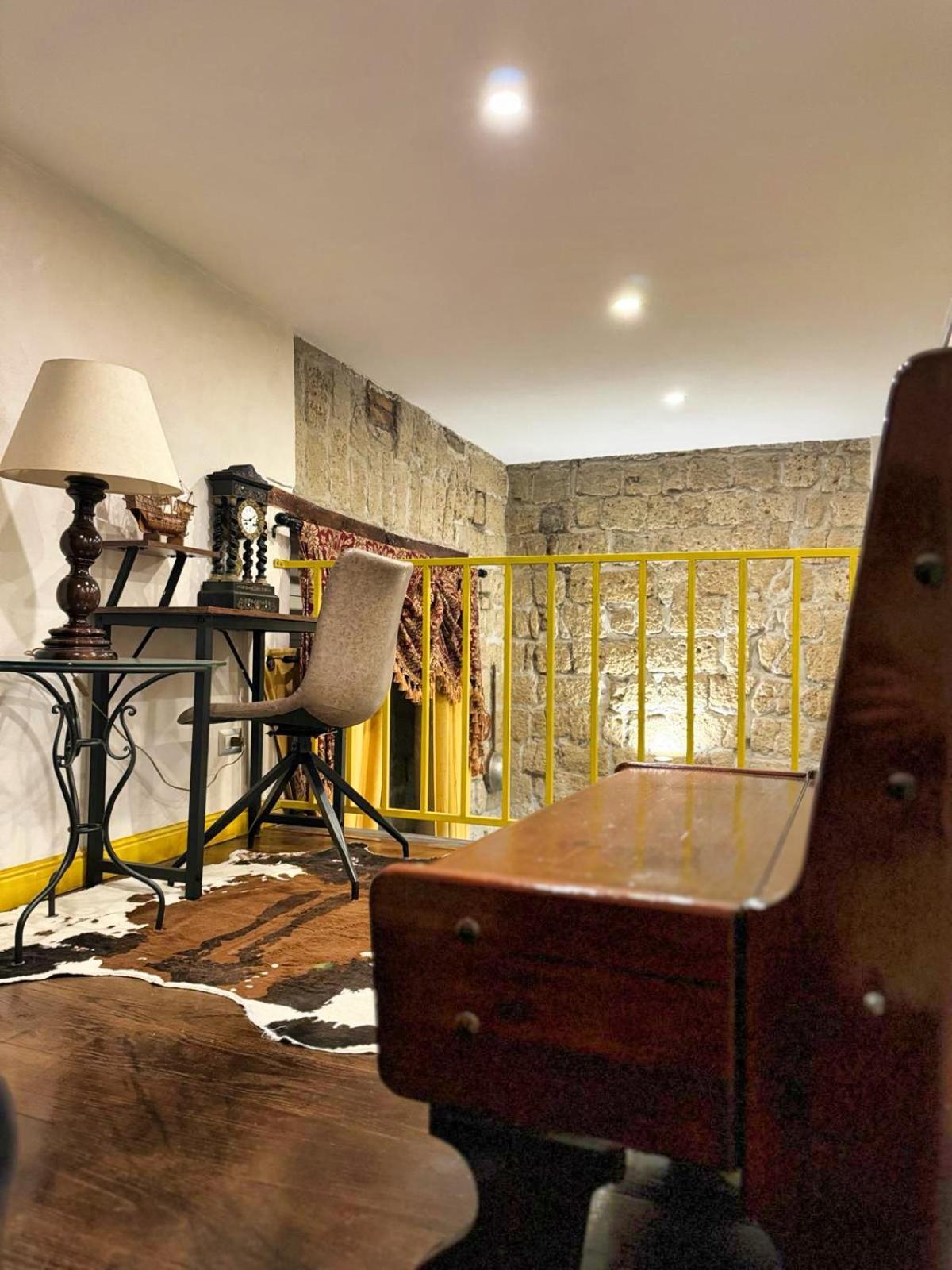 Appartamento Carlito'S House- Un'Intera Casa Al Centro Storico Napoli Esterno foto
