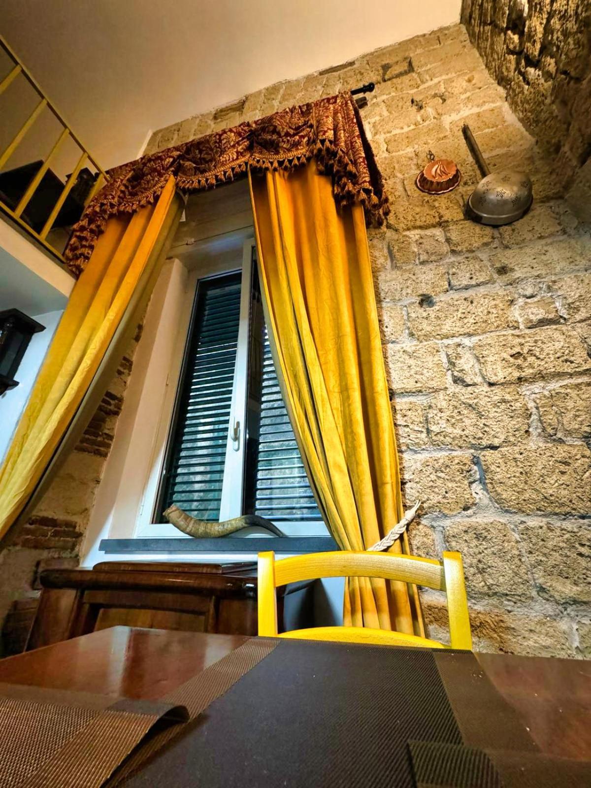Appartamento Carlito'S House- Un'Intera Casa Al Centro Storico Napoli Esterno foto