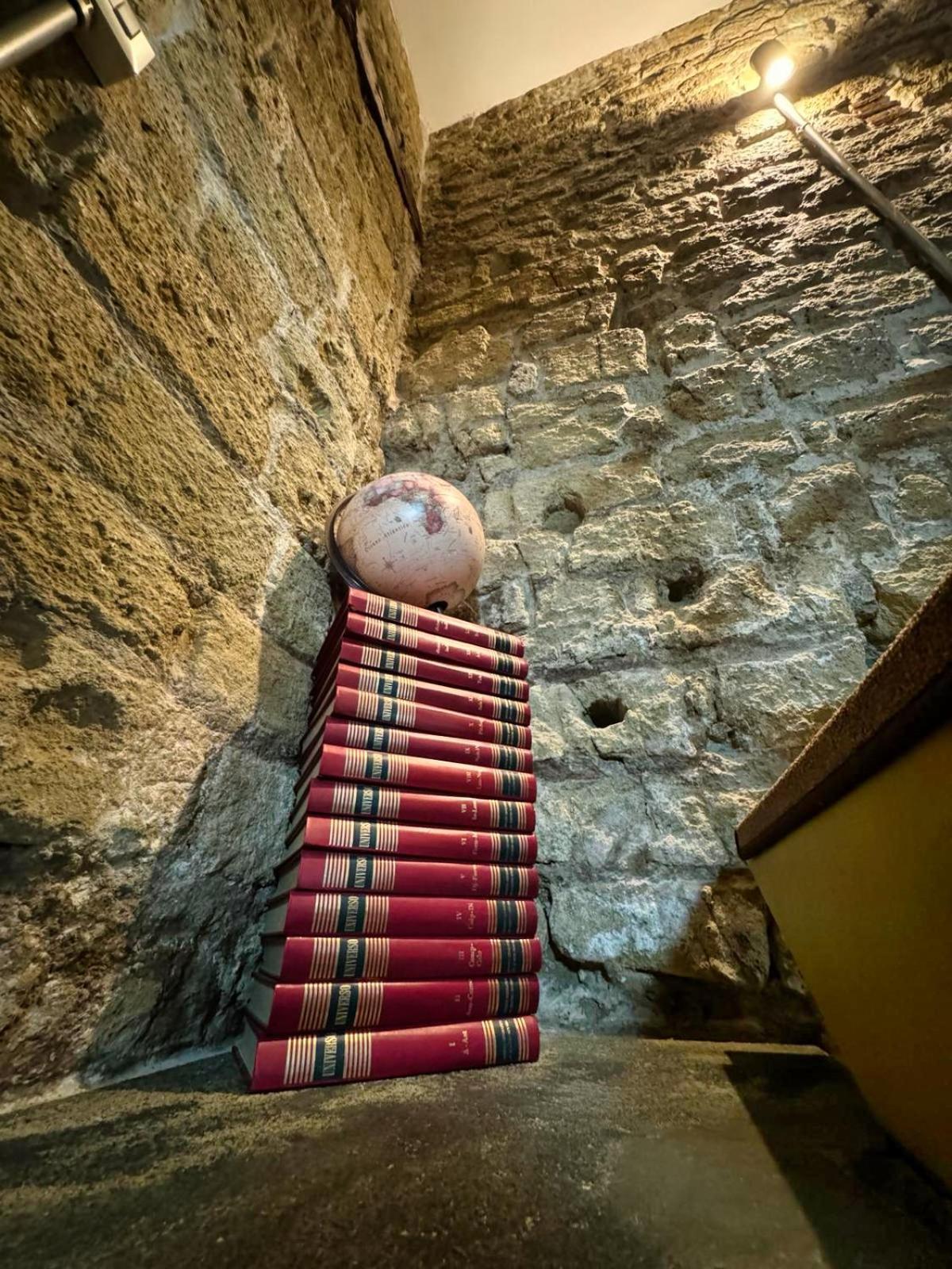 Appartamento Carlito'S House- Un'Intera Casa Al Centro Storico Napoli Esterno foto