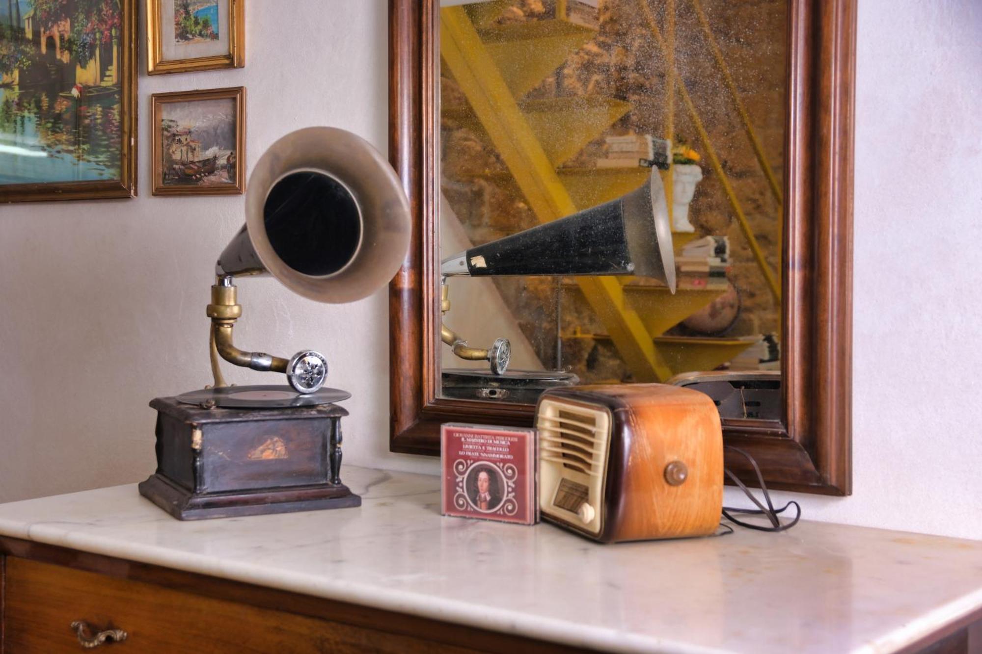 Appartamento Carlito'S House- Un'Intera Casa Al Centro Storico Napoli Esterno foto