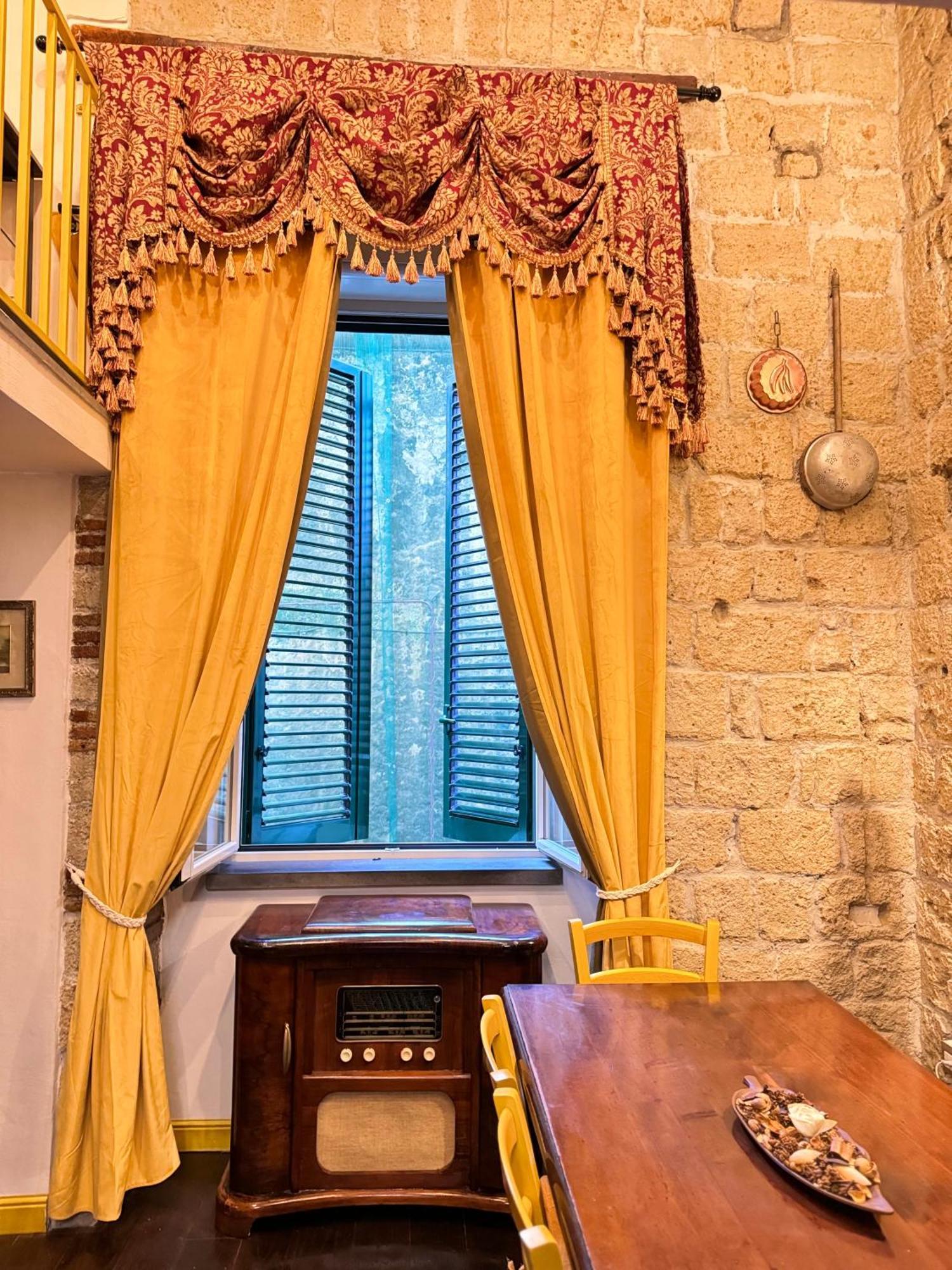 Appartamento Carlito'S House- Un'Intera Casa Al Centro Storico Napoli Esterno foto