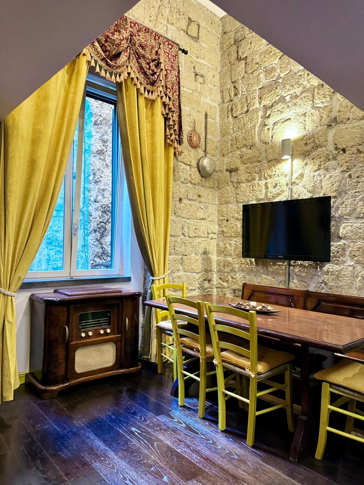 Appartamento Carlito'S House- Un'Intera Casa Al Centro Storico Napoli Esterno foto