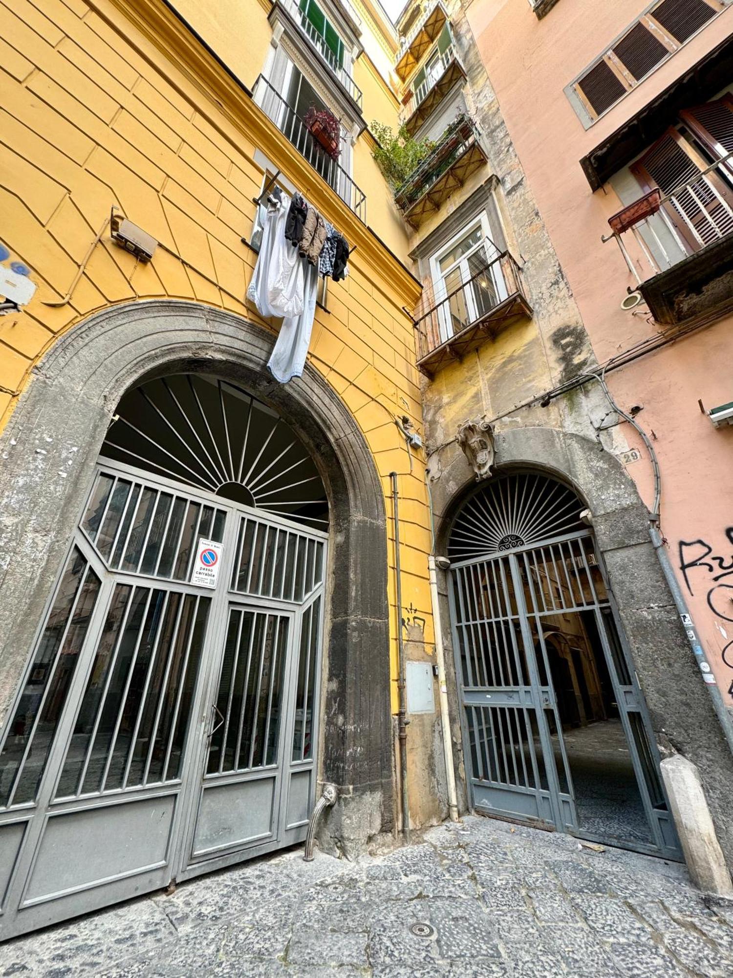 Appartamento Carlito'S House- Un'Intera Casa Al Centro Storico Napoli Esterno foto